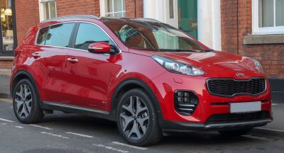 Front-side profile with LED headlights and alloy wheels