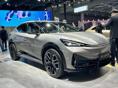 2024 Volkswagen ID.UNYX 3/4 front-right view