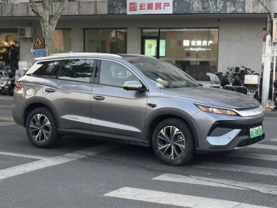 SUV side profile and front design with modern headlights and alloy wheels