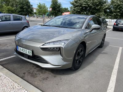 2025 JMEV EVeasy Limo 3/4 front-left view
