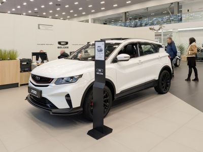 2023 BelGee X50 3/4 front-left view