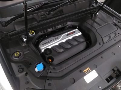 Close-up of a TGDI engine in a well-organized engine bay