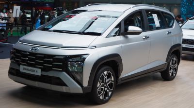 2024 Hyundai Stargazer X 3/4 front-left view