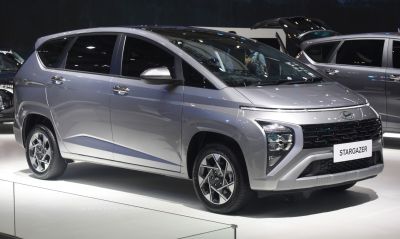 MPV with distinctive front fascia and side profile