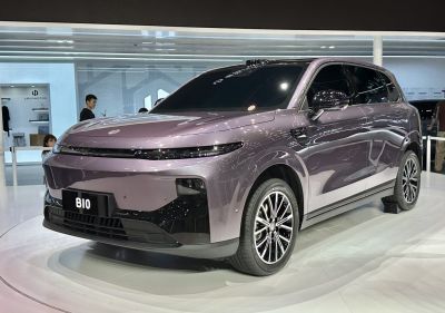 2025 Leapmotor B10 3/4 front-left view