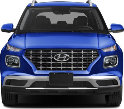 Large grille and split headlight design on 2022 SUV front