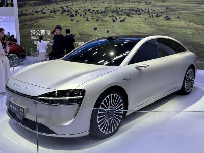 Sleek front fascia and aerodynamic side profile with LED headlights and stylish alloy wheels