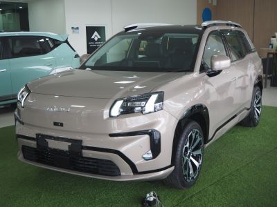Front and side view of an SUV with LED headlights and alloy wheels
