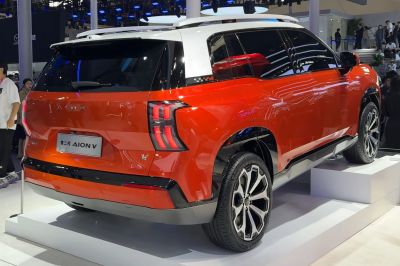 Two-tone electric SUV rear with LED tail lights and alloy wheels
