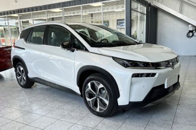 Electric SUV with LED headlights and alloy wheels