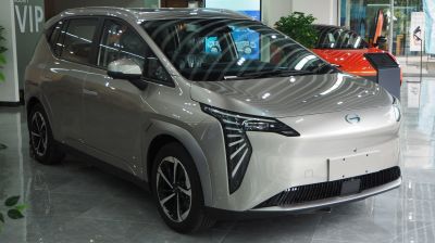 Electric SUV front with angular LED headlights and aerodynamic design