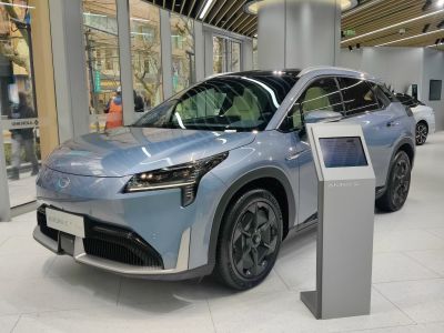 Front view with modern headlights and alloy wheels