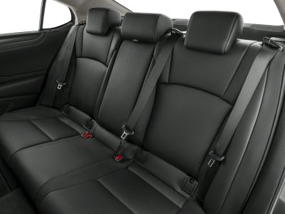 Black leather rear seats with headrests and seat belts