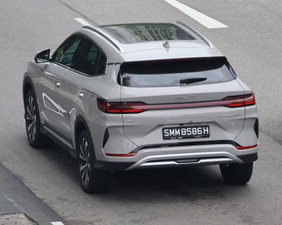 Rear view of SUV with LED tail lights and panoramic sunroof