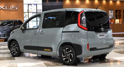 Compact minivan with vertical rear taillights and sliding doors