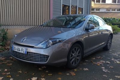 2012 Renault Laguna Coupe (Phase II) 3/4 front-left view