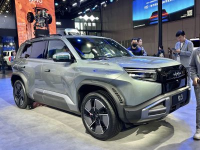 Front three-quarter view of modern SUV with sleek design and bold grille
