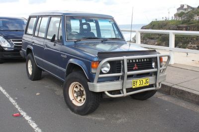1989 SUV with metal bull bar and round headlights