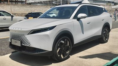 2026 Omoda C7 3/4 front-left view