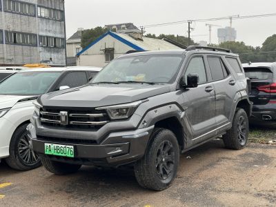 Rugged SUV exterior with wide-wheel fenders and off-road tires