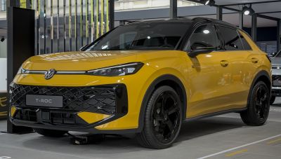 Front view with LED headlights and sporty grille