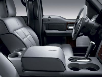 Leather seats, center console, and gear shift lever