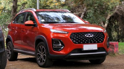 Compact SUV with diamond pattern grille and LED daytime running lights