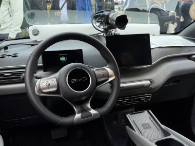 Modern digital dashboard and multifunction steering wheel