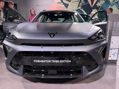 Aggressive front grille and sharp LED headlights of sporty SUV