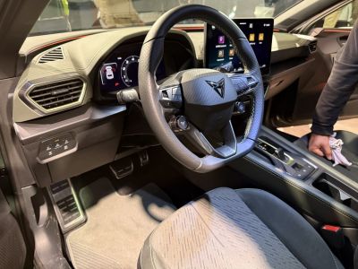 Digital dashboard and multifunction steering wheel with integrated controls