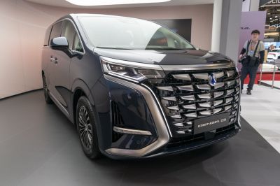 Front grille and angular LED headlight with chrome accents