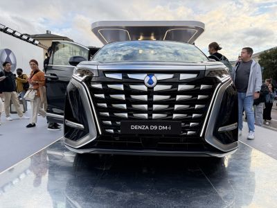 Bold front grille with distinctive LED headlights