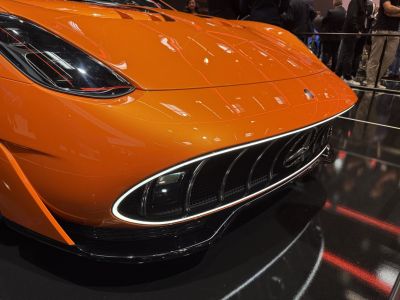 Front section close-up with sleek headlight and aerodynamic grille