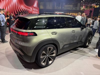 Modern rear LED taillights and unique side window accents with aerodynamic wheels