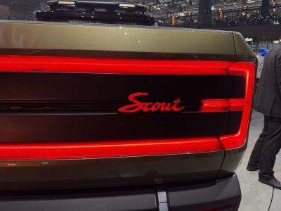 Rear taillight and badge design with illuminated red lights