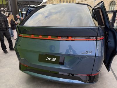 Sleek rear design with full-width LED light bar and illuminated XPENG badge