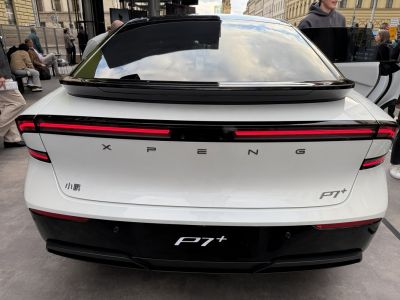 Rear view with continuous LED light bar and aerodynamic spoiler