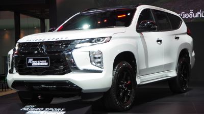 2024 Mitsubishi Pajero Sport III (facelift 2024) 3/4 front-left view