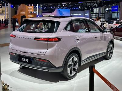 2025 Bestune Yueyi 03 3/4 rear-right view