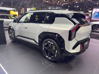 Rear and side profile of electric SUV with angular design and LED taillights