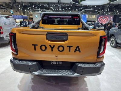 Rear view of pickup with distinct tailgate and lighting