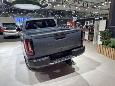 Pickup truck with vertical LED rear lights and tailgate design