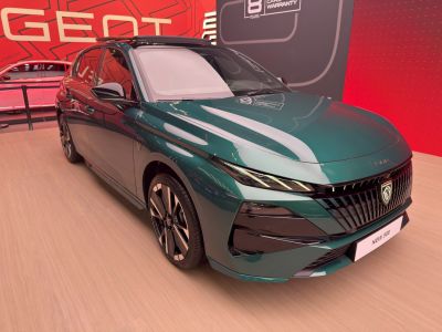 Aerodynamic front design with LED headlights and stylish alloy wheels