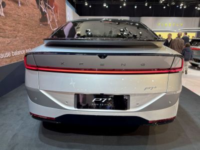 Rear view with LED light bar and rear spoiler