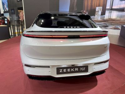 Sleek rear view with continuous LED taillight strip