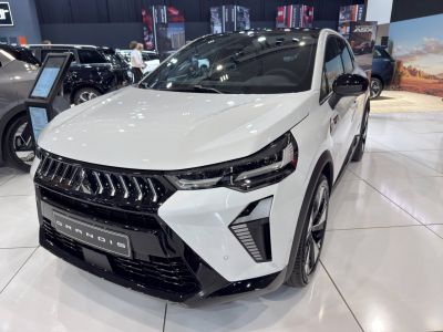 Sharp front grille and sleek LED headlights with dynamic design