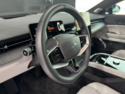 Steering wheel with integrated controls and digital dashboard display