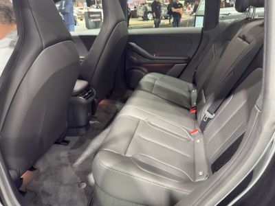Spacious rear seats with leather upholstery and rear air vents