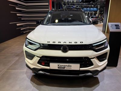 Front view of SUV with LED headlights and bold grille design