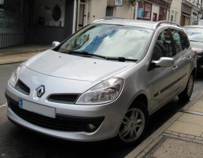 2008 Renault Clio III Sport Tourer (Phase I) 3/4 front-left view